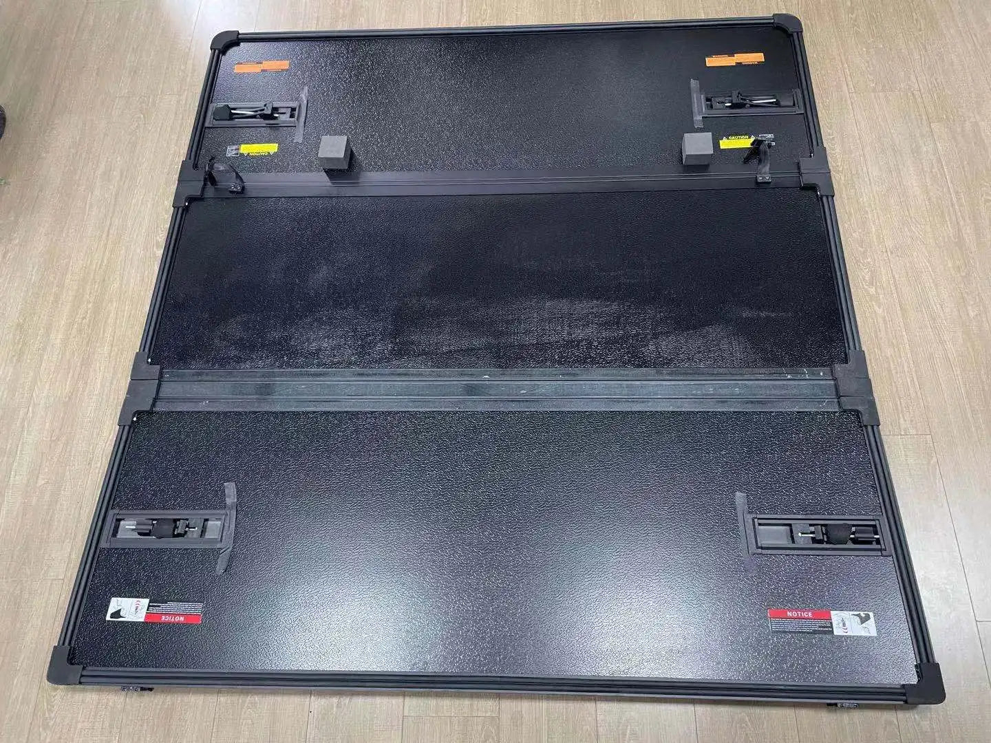 Gladiator Aluminum Alloy Three Fold Cover