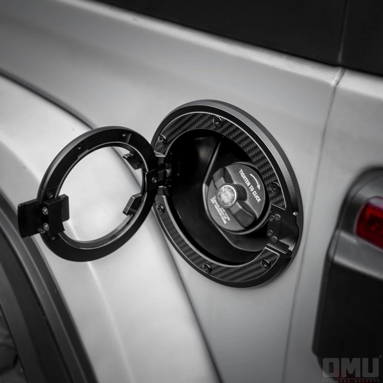 Genesis Series Gas Tank Cover
