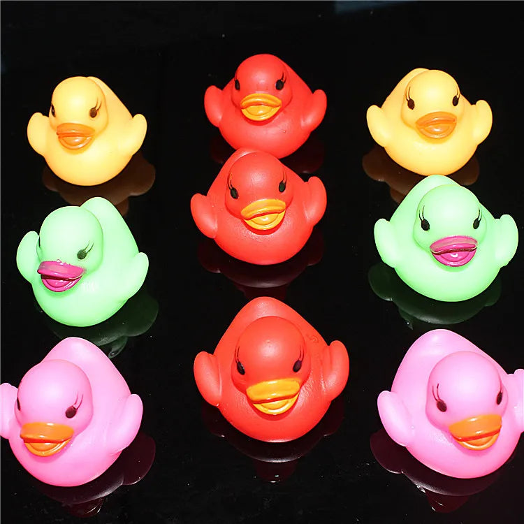 1 Pcs Cute Duck Bath Toys LED Water Induction Luminous Duck Floats Shower Fun Play Animal Pool Toys Children Bath Toys